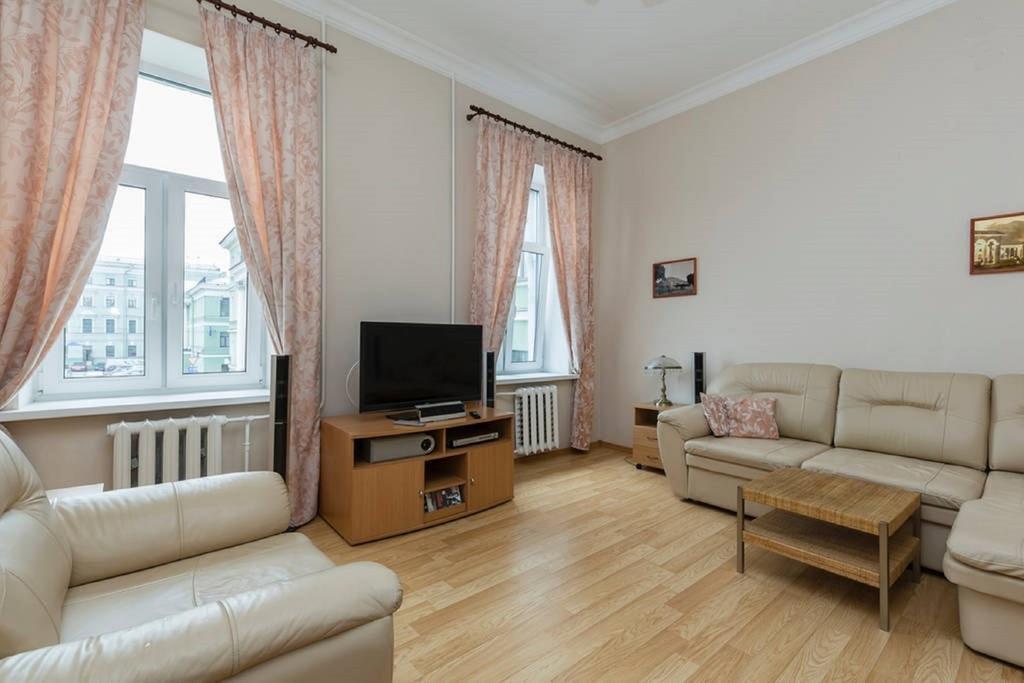 Санкт-Петербург: Apartment Fontanki 77