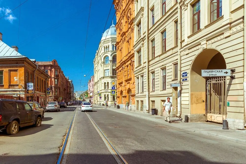 Санкт-Петербург: Apartment Na Kuznechnyy Pereulok 5