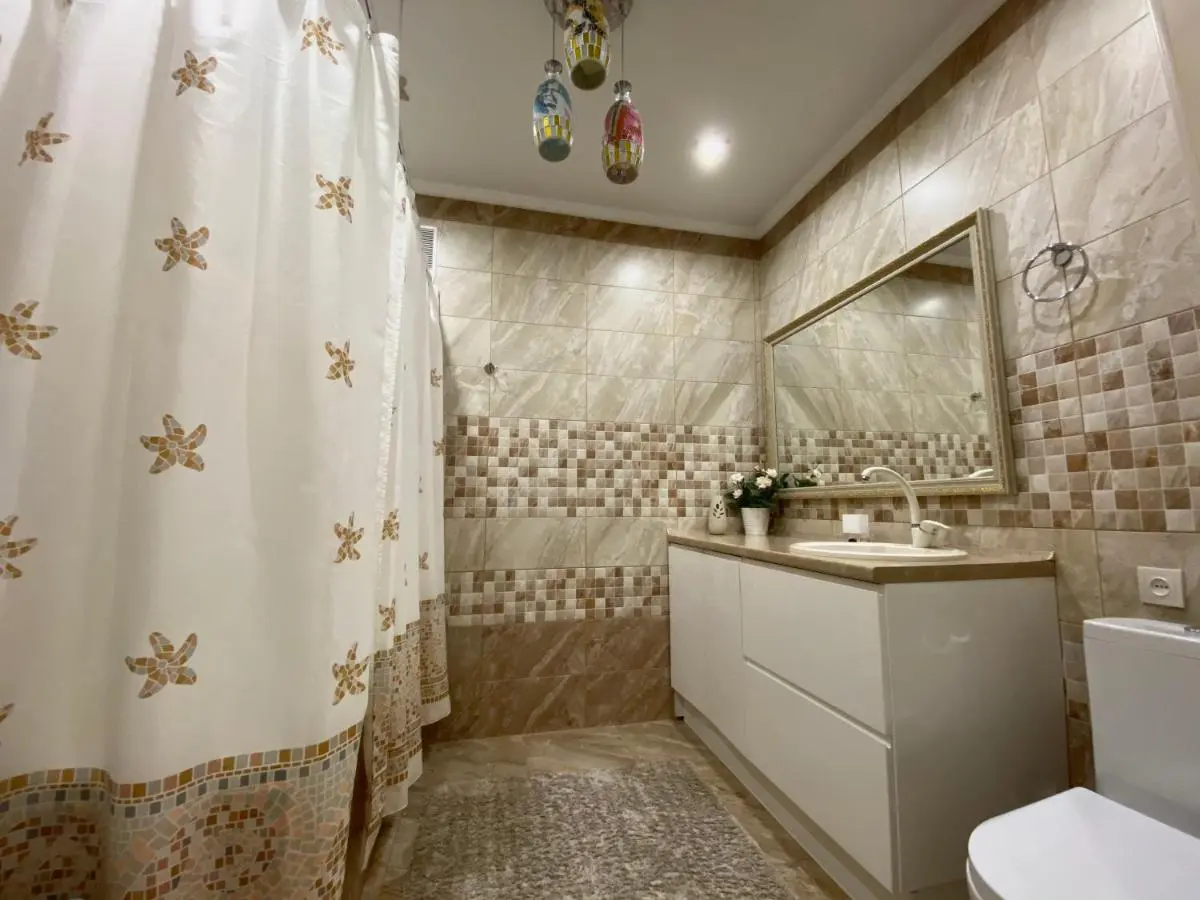 Калининград: Apartment on Lva Tolstogo 16