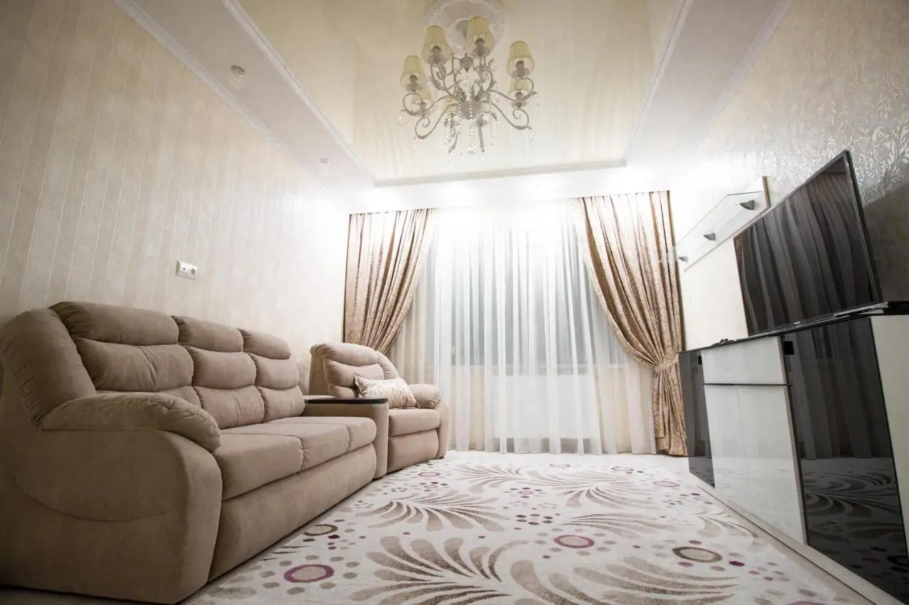 Калининград: Apartment on Lva Tolstogo 16