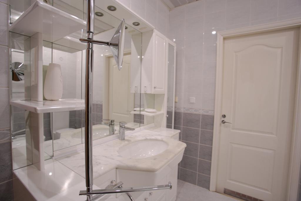 Санкт-Петербург: Apartments Belinskogo 3