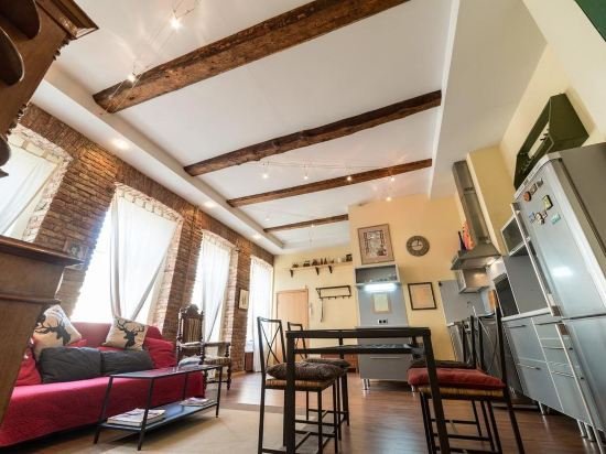 Санкт-Петербург: Apartments Nevskiy 68