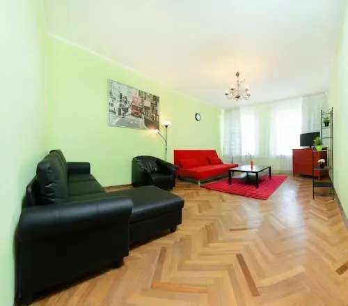 Санкт-Петербург: Apartments Next to Kazan Cathedral