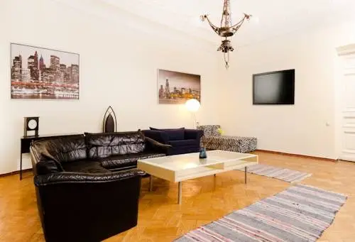 Санкт-Петербург: Apartments Next to Kazan Cathedral