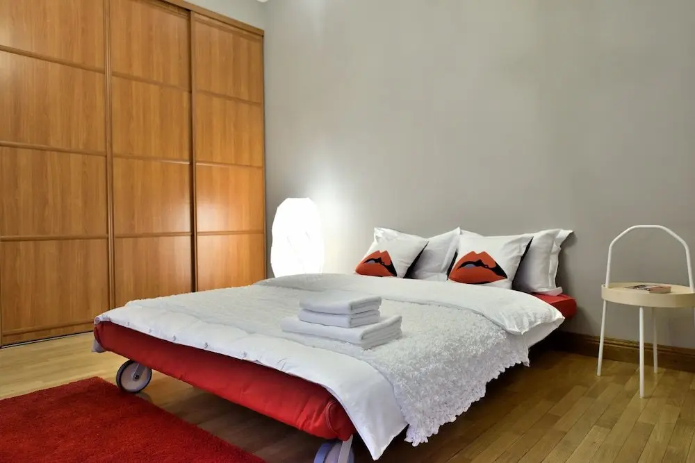 Санкт-Петербург: Apartments on Italyanskaya