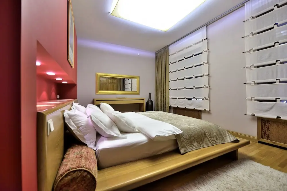 Санкт-Петербург: Apartments on Italyanskaya