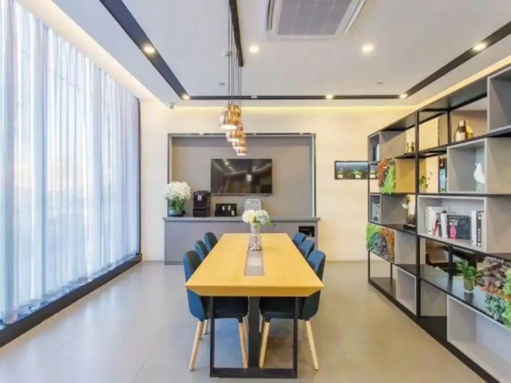 Линьи: Home Inn Business Travel Hotel (Linyi Railway Station Zhanqian Plaza Branch)