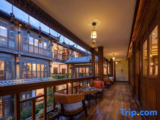 Лицзян: Ruyuan Mansion · Lijiang Naxi Style Garden