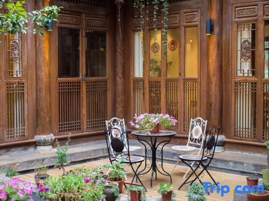 Лицзян: Ruyuan Mansion · Lijiang Naxi Style Garden