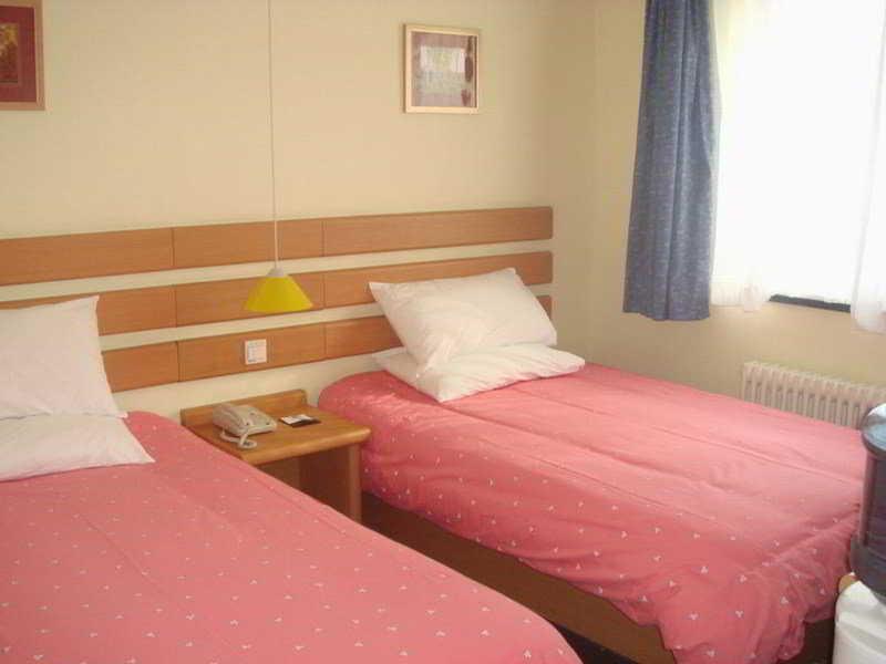 Шанхай: Home Inn Minhang Gymnasium