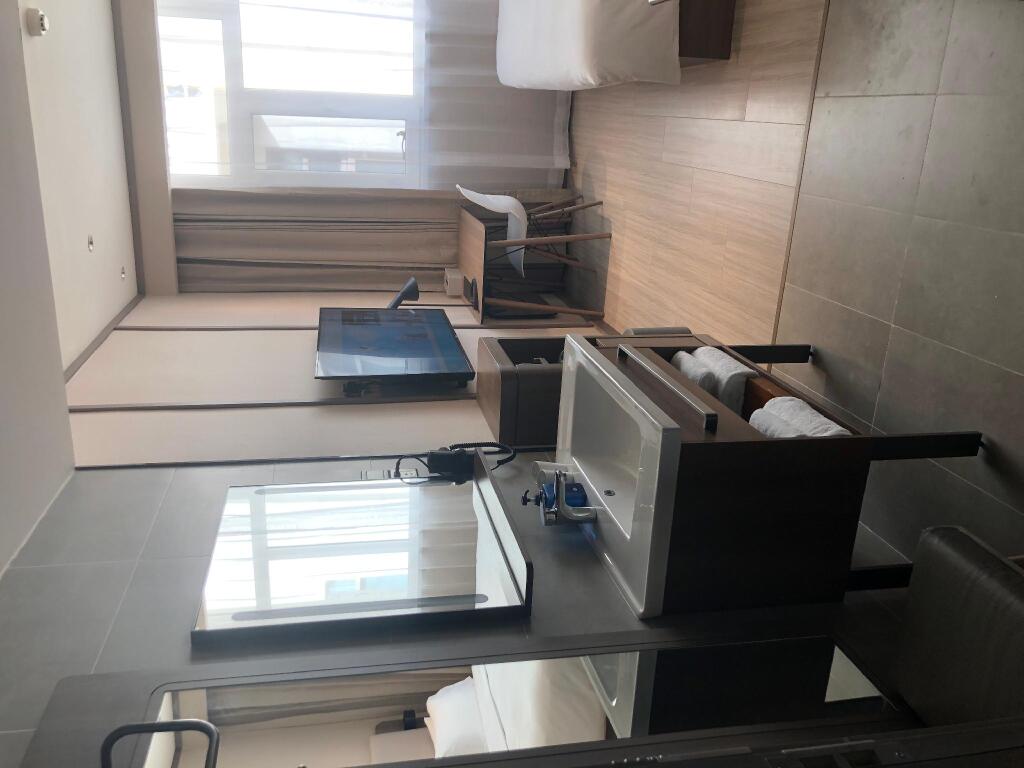 Шихези: Hanting Hotel Urumqi Zhongyinggongdi Metro Station