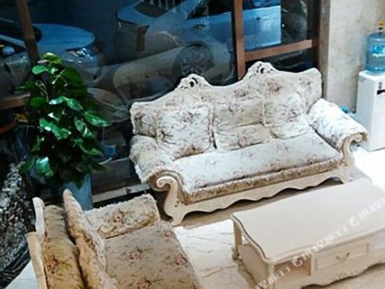 Миян: Blue Lake Hotel