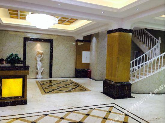 Миян: Blue Lake Hotel