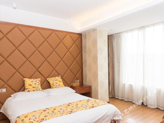 Лешан: Dengyue Hotel