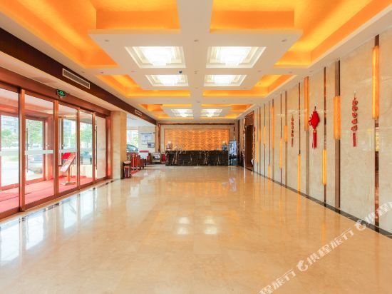 Zhongcheng Baiyue Business Hotel — фото 1