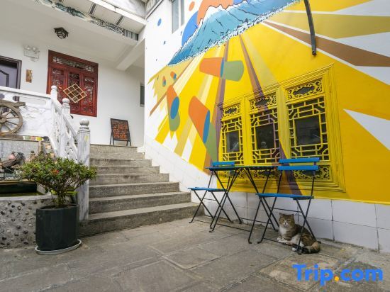 Дали: Sunshine Courtyard Sightseeing Home stay (Dali Old City Store