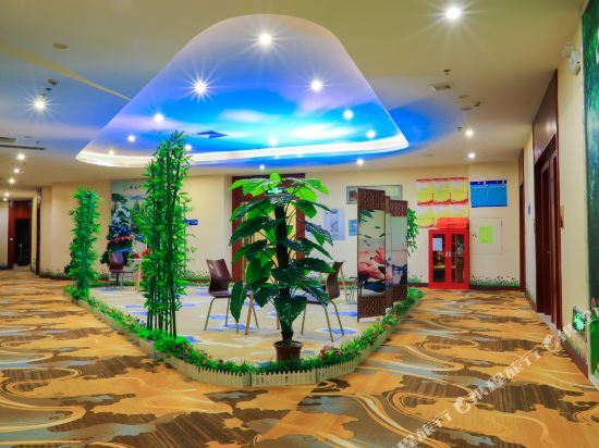 Шэньчжэнь: Yilong Hotel (Shenzhen International Convention and Exhibition Center Shajing West Railway Station)