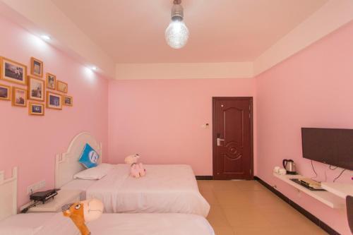 Чжанцзяцзе: Zhangjiajie Meet Themed Inn