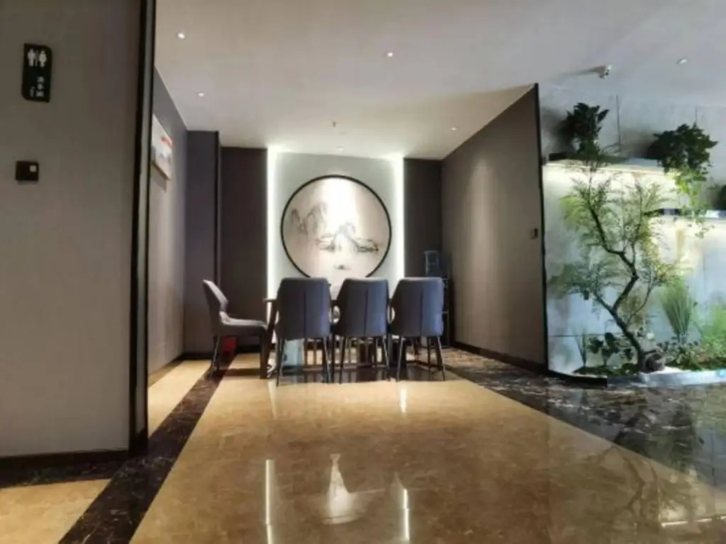 Куньмин: Junyi Haoting Holiday Hotel