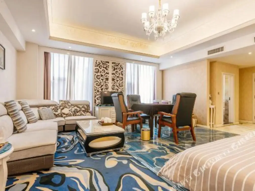 Куньмин: Junyi Haoting Holiday Hotel