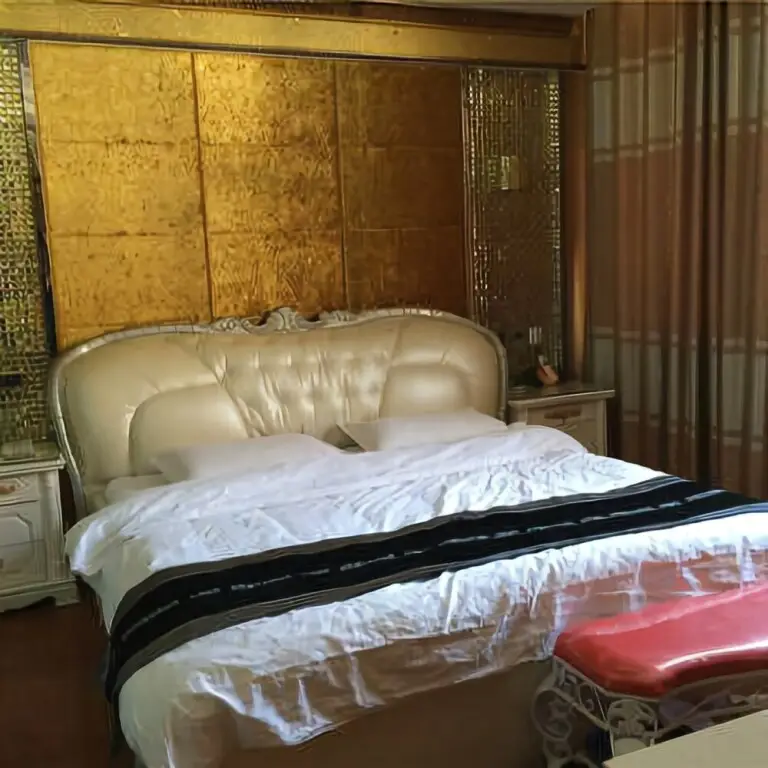 Яань: Century Business Hotel