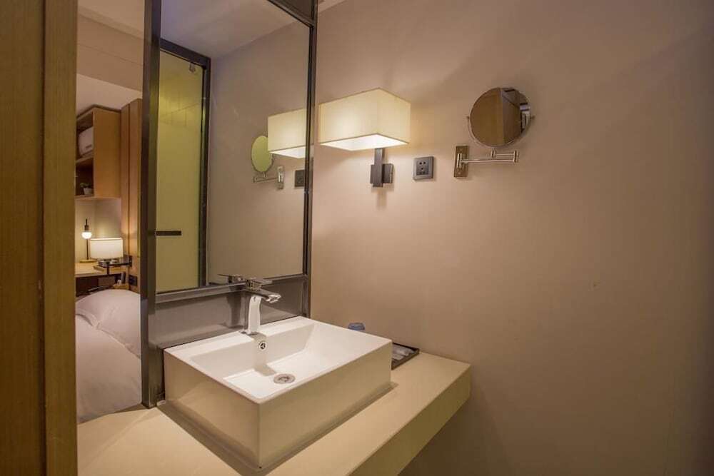Гуанчжоу: Guangdong V8 yat house