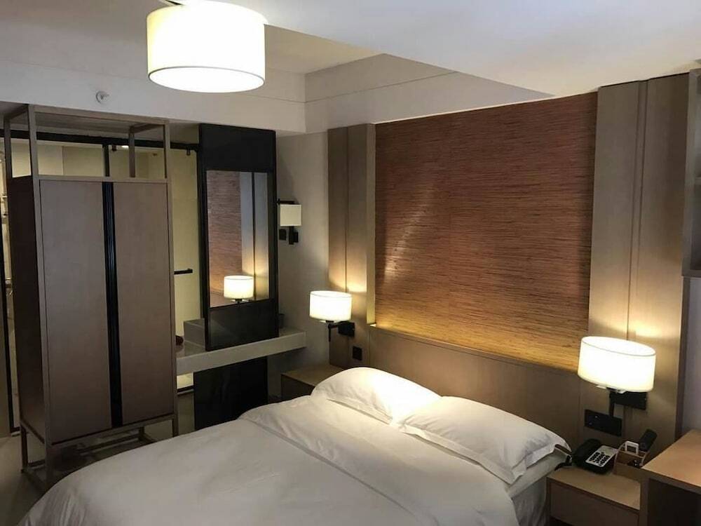 Гуанчжоу: Guangdong V8 yat house