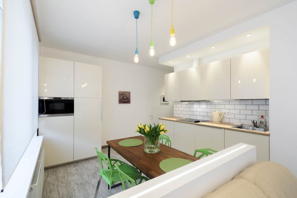 Санкт-Петербург: CoHome Apartment Kremenchugskaya near Nevsky Prospect