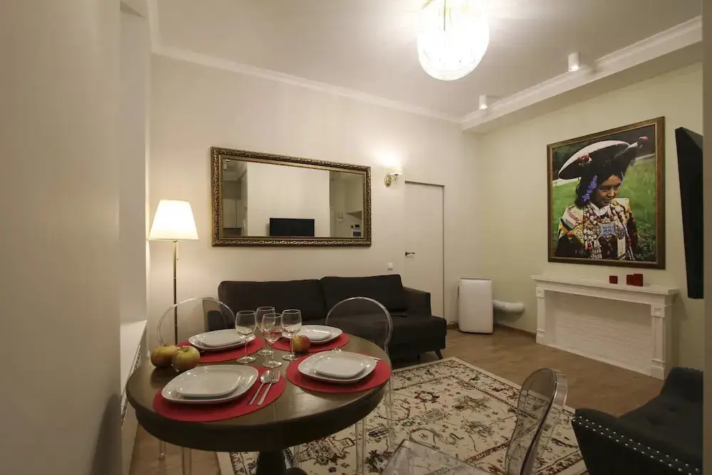 Санкт-Петербург: CoHome Apartment near Church of the Savior on Blood
