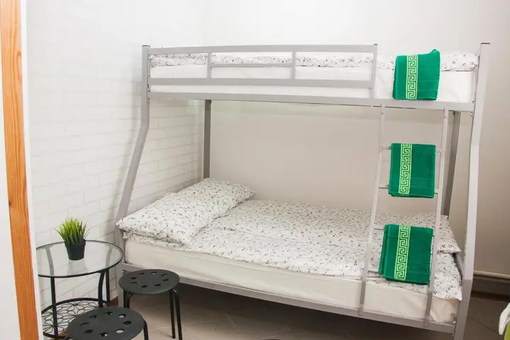 Санкт-Петербург: Hostel Feelin na Konyushennoy.