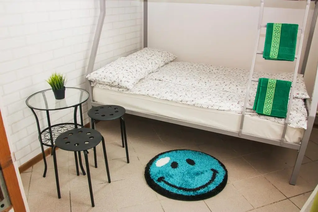Санкт-Петербург: Hostel Feelin na Konyushennoy.