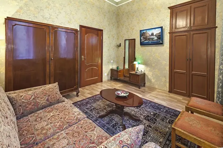 Санкт-Петербург: Friends apartment on Vosstaniya