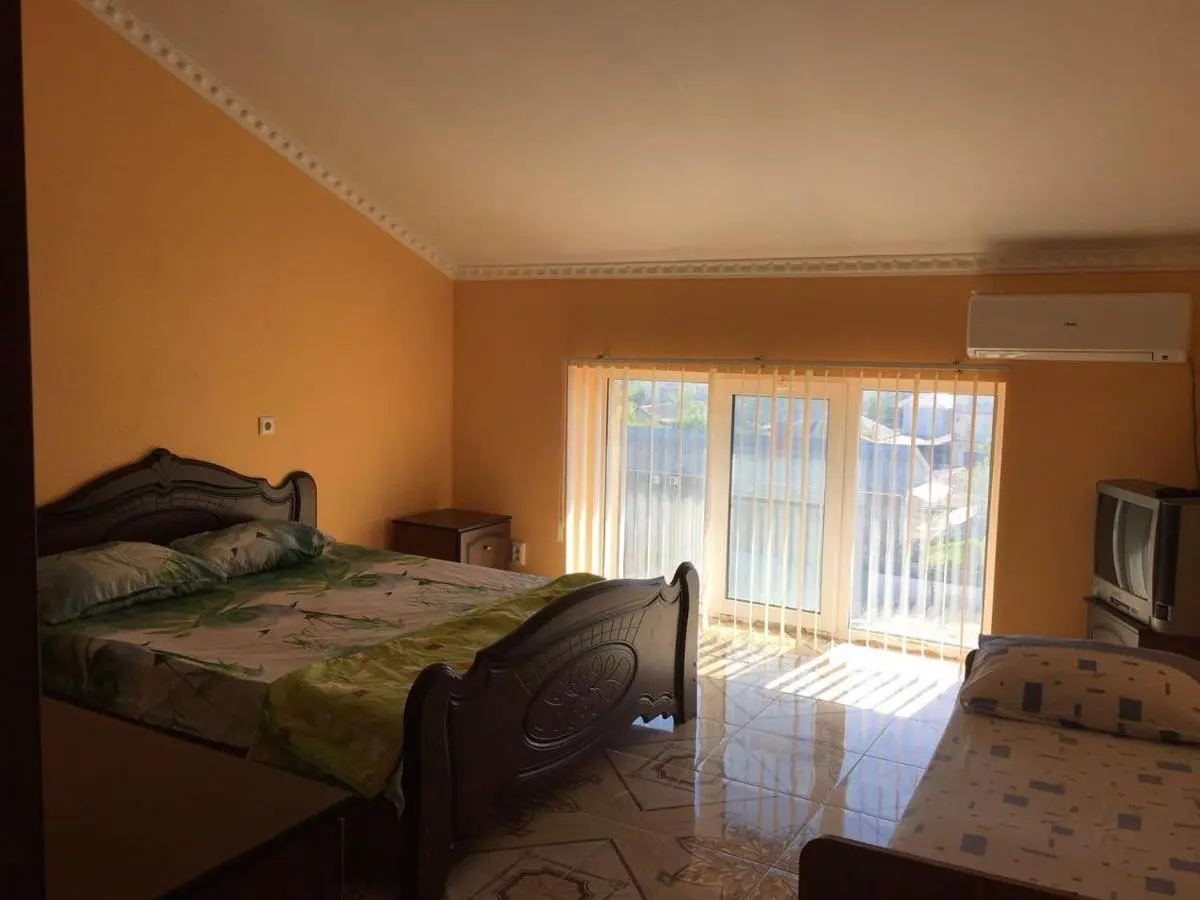 Витязево: Guest House Elisaveta