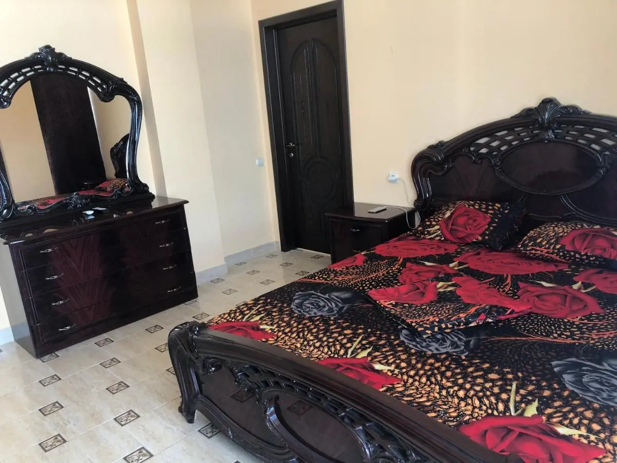 Витязево: Guest House Elisaveta