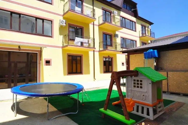 Витязево: Guest House Chernomorochka