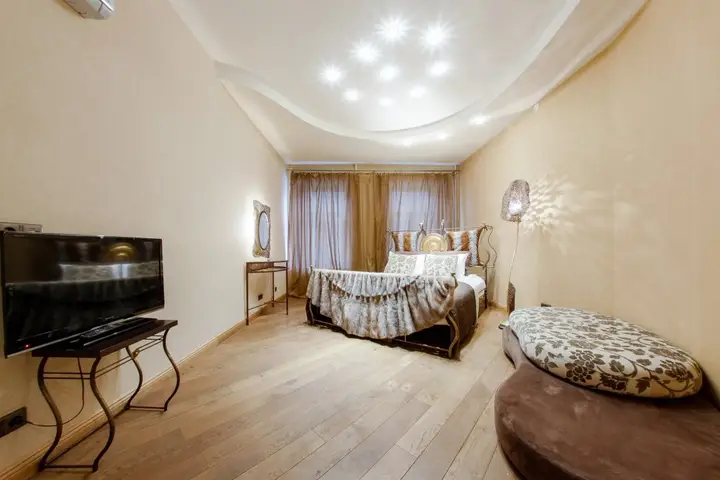 Санкт-Петербург: Hth24 Na Vosstaniya 26 Apartments
