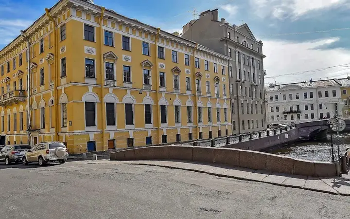 Санкт-Петербург: Home4day Spacious Apartment by the Hermitage