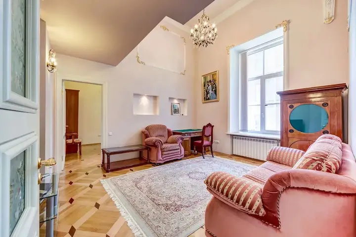 Санкт-Петербург: Home4day Spacious Apartment by the Hermitage