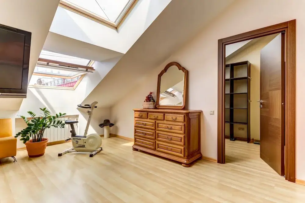 Санкт-Петербург: Home4day Spacious loft in the heart of Petersburg