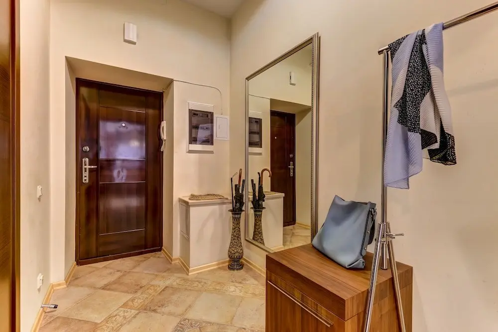 Санкт-Петербург: Home4day Spacious loft in the heart of Petersburg