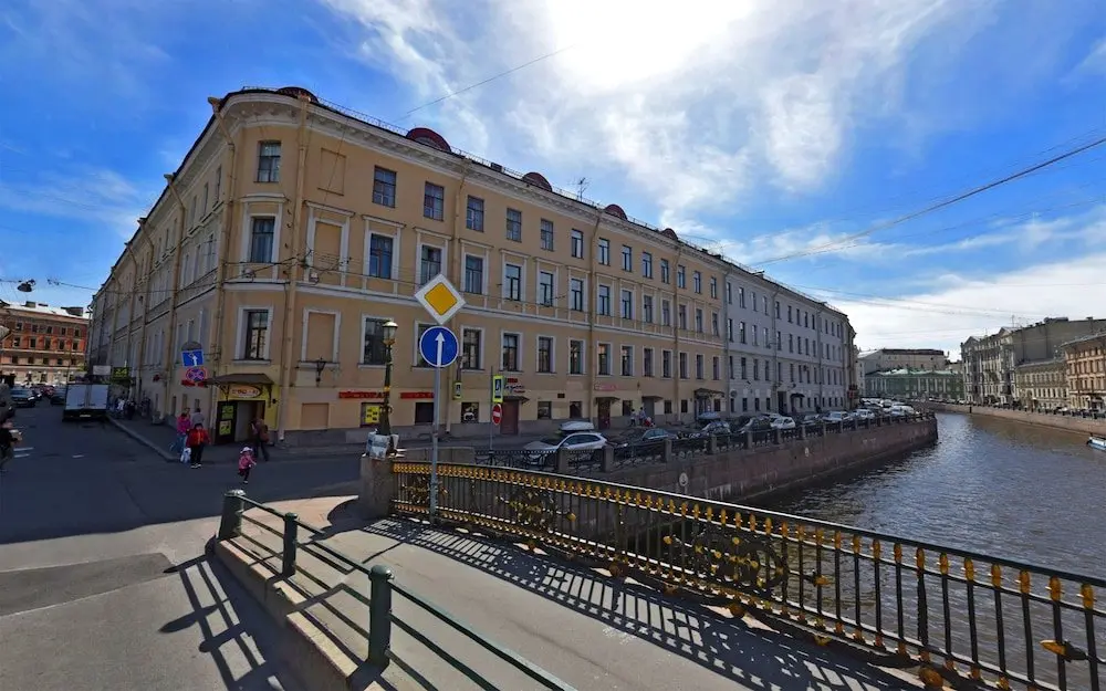 Санкт-Петербург: Home4day Spacious loft in the heart of Petersburg