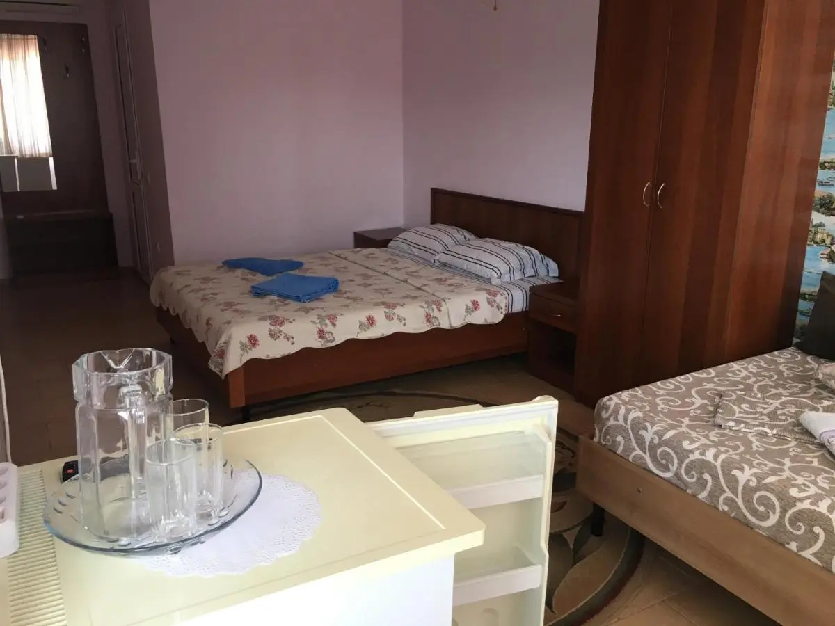 Витязево: Гостевой дом Вояж