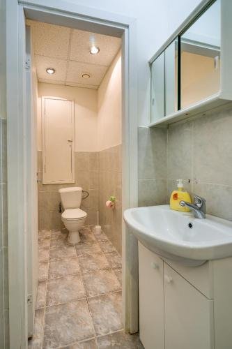 Санкт-Петербург: Hostel-Neva BnB