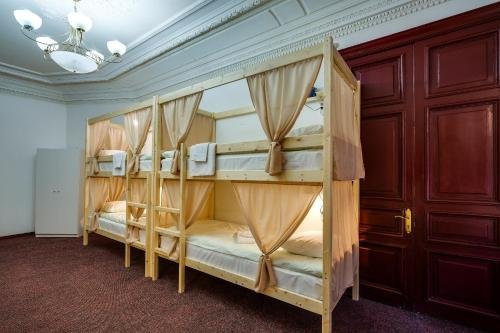 Санкт-Петербург: Hostel-Neva BnB