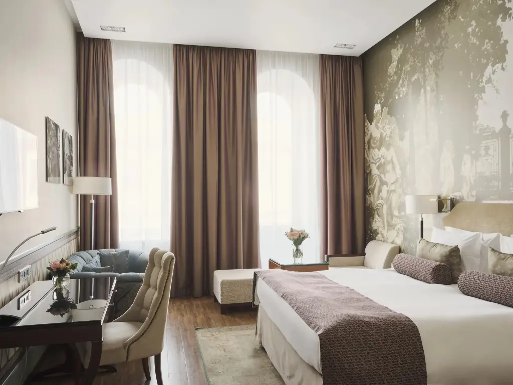 Санкт-Петербург: Отель ИНДИГО / Hotel INDIGO