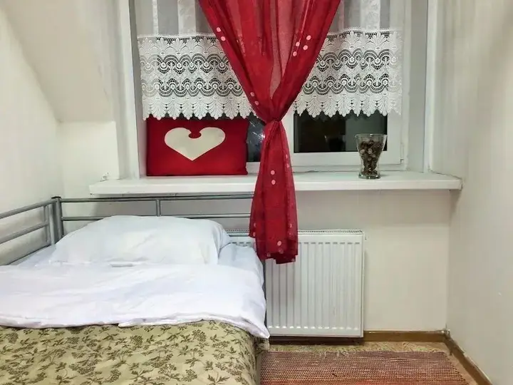 Санкт-Петербург: Меблированные комнаты Мансарда на Лиговском