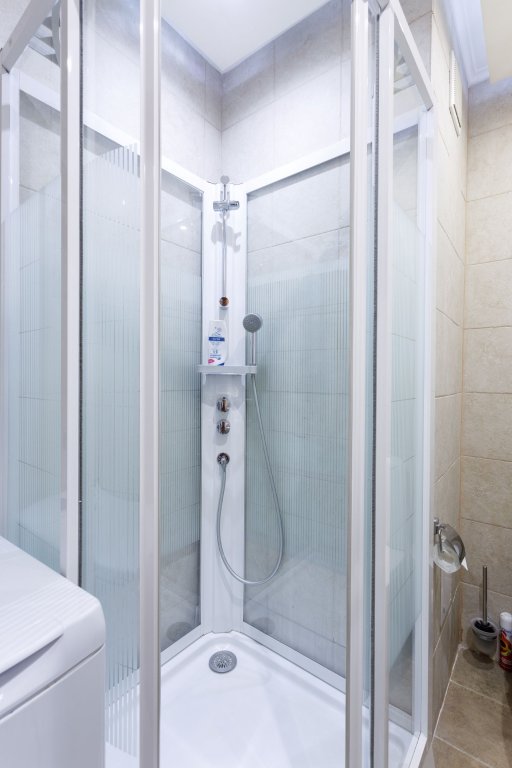 Санкт-Петербург: Na Grecheskom 29 E Apartments