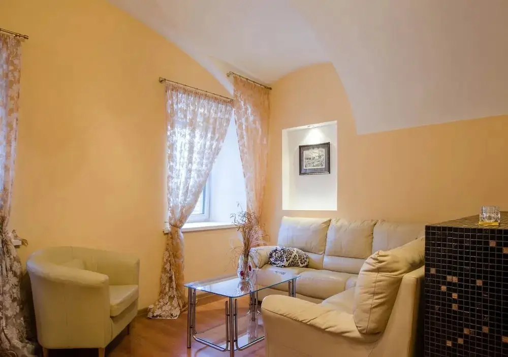 Санкт-Петербург: Emperoom Near Summer Garden Apartments