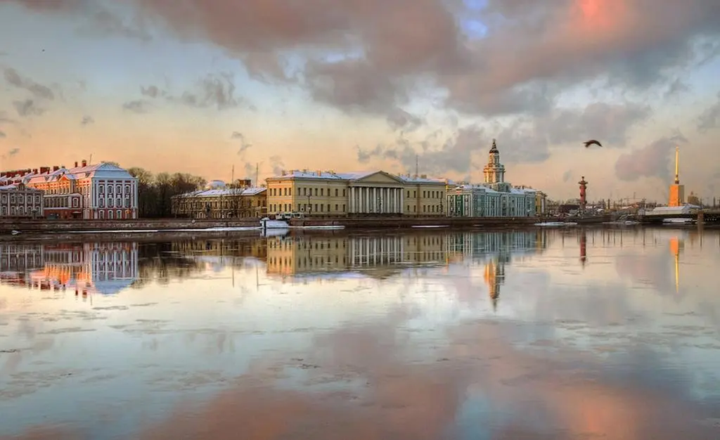Санкт-Петербург: Next to the hermitage