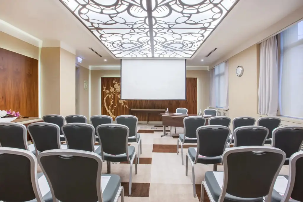 Санкт-Петербург: Crown Hotel St. Petersburg